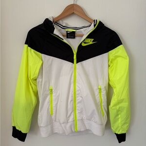 Youth Nike Windbreaker, Med.